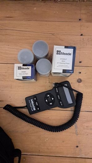 Meade Telescope ETX 70-AT , Tripod And AccessorieS