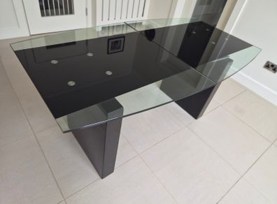 Glass dinning  room table