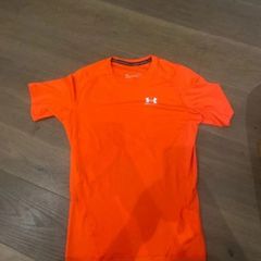 under armour activewear t-shirt