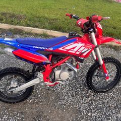 Apollo Thunder 125cc Dirtbike (1.9hrs use only)