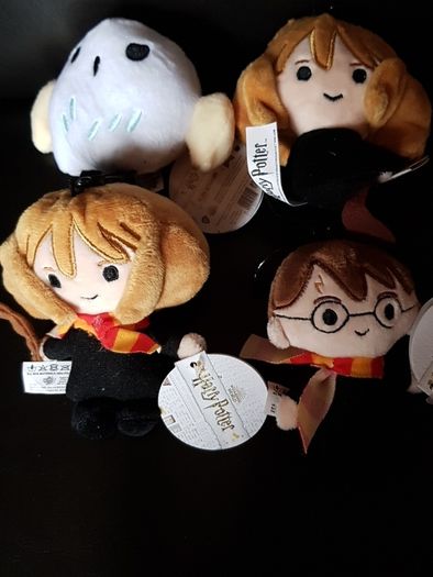 set of 4 harry potter keyrings