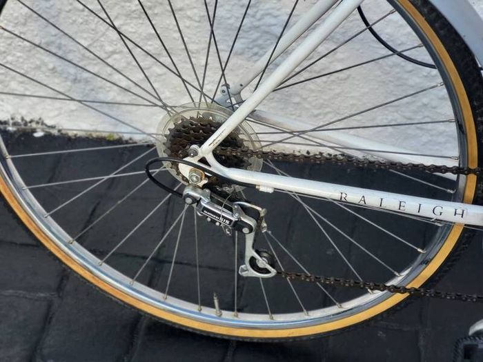 Ladies Raleigh Pioneer Bike In Excellent Condition