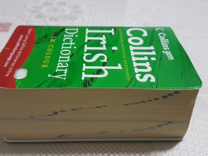 Collins Irish Dictionary / Back to School