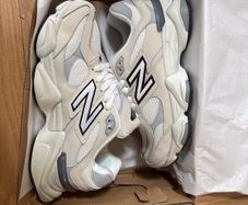 New Balance 9060 "Sea Salt/Raincloud/ Black" Size 6.5