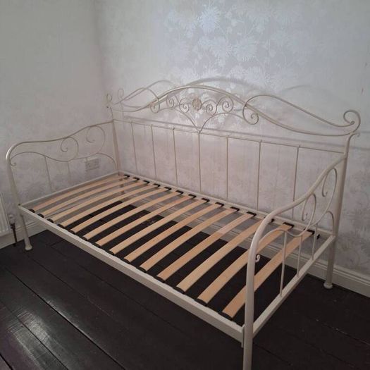 Laura Ashley Day Bed