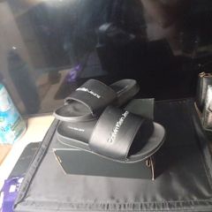 slides Calvin Klein