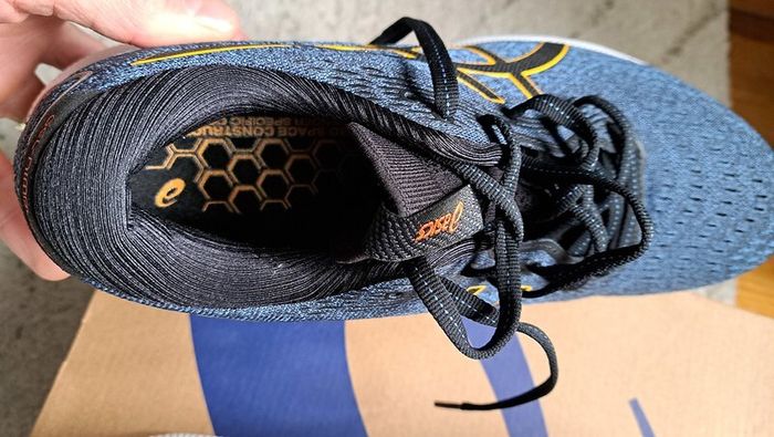 Asics Gel Nimbus 23 - Unworn   43.5eu  8.5uk
