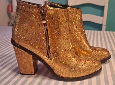 Customised gold glitter boots