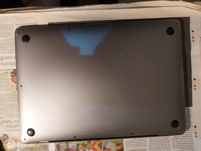 Apple MacBook Air Model A2179, 13.3 inch, Not Powering on, Being sold for parts or repair, very good cosmetic condition