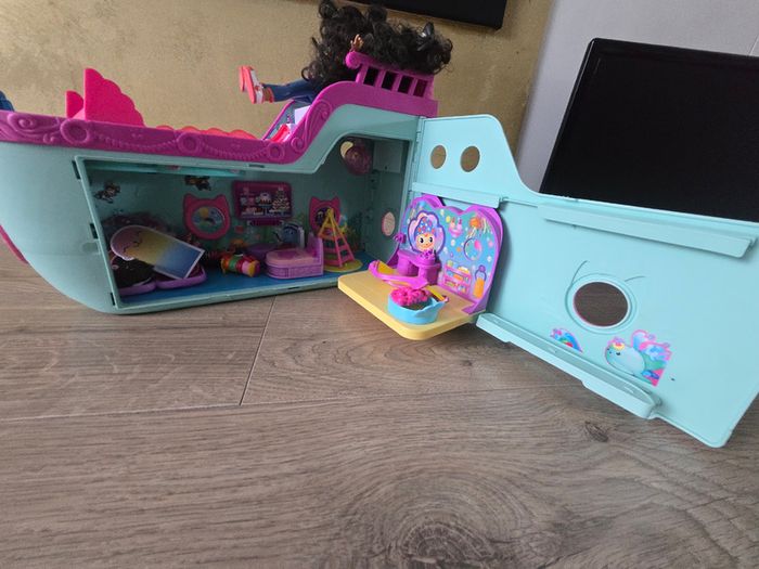 gabbys dollhouse ship