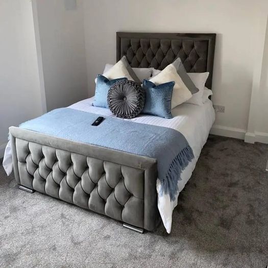 Chesterfield Hilton Double bed
