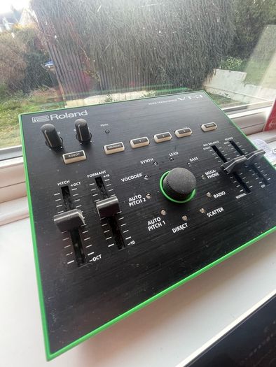 Roland VT-3 Voice Transformer
