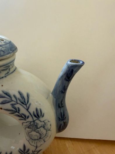 China - Ring Shape Chinese Vessal