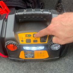 6-1 Halfords Jump starter pack