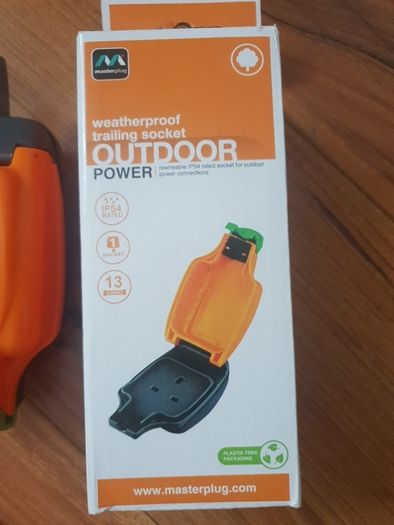 Weatherproof trailing socket outdoor