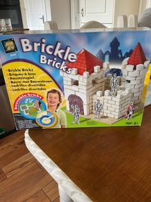 Brickle bricks