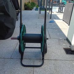 Garden hose reel