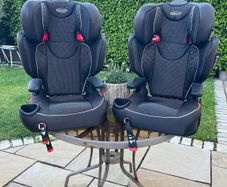 2 Car seats
