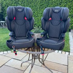 2 Car seats