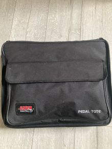 Gator GPT-BL-PWR Pedalboard With Bag & G bus 8 power supply