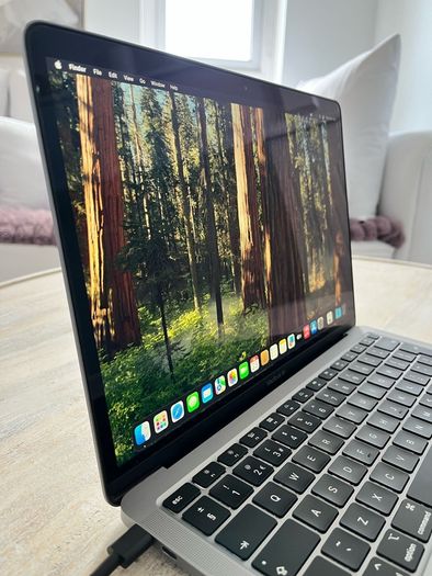 Apple Macbook Air 13" 2020 Intel I7 8gb 256gb