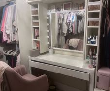 Dressing Table, lights & Mirror Reduced to 50