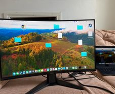 MSI MAG 27C6X 27" Full Hd Curved Gaming Monitor (250Hz) -  Barely used with Box