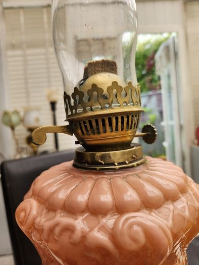 FOUR working oil lamps