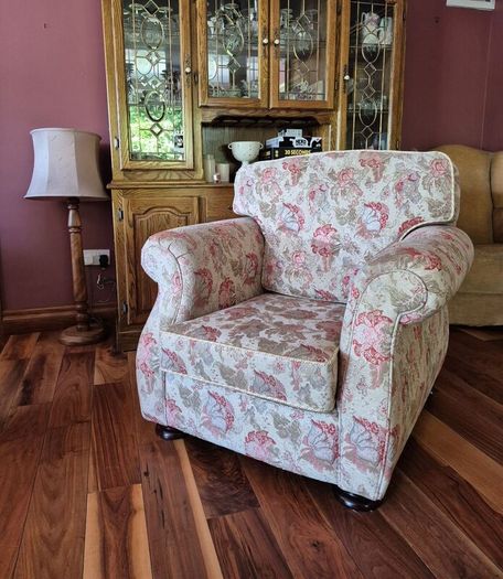 Finline, handcrafted livingroom suite