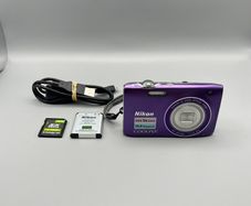 Nikon Coolpix S3100 14MP Digital Camera Purple - Full Kit