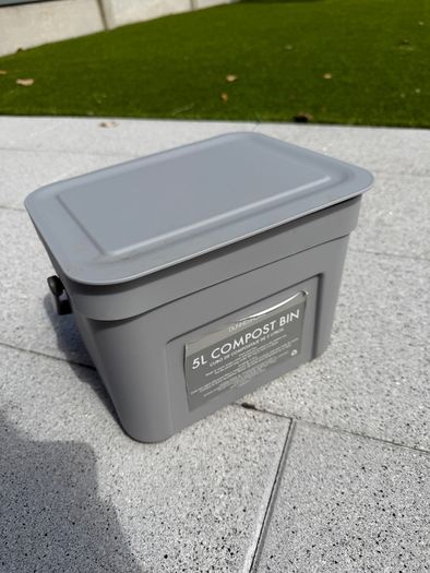 Rubbish & compost bins