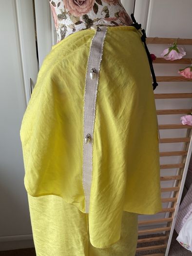 Statement bright yellow top size 10 cape effect short sleeve top