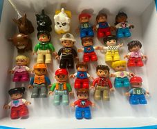 Lego People 21 Pieces
