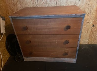 Old chest of drawers