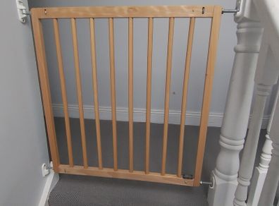 Baby Dan no trip wooden stairgate