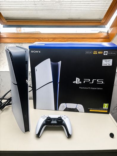 PS5 Slim - Digital - Under Warranty
