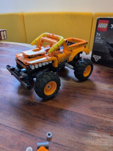 Lego technic pull-back