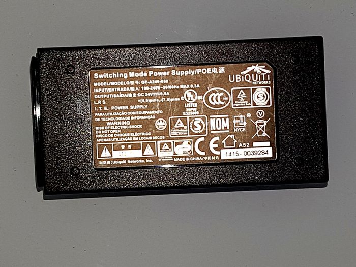Ubiquiti POE Injector POE-24-12W (lot 2 of 3)