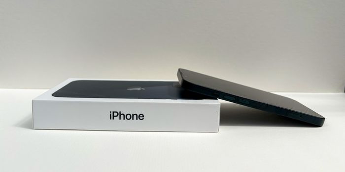 iPhone 13 - 128 GB