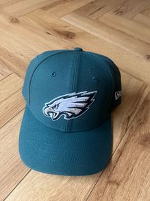 Eagles cap New Era