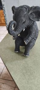Nemesis Now EXA80004 Guzzlers Elephant Wine Bottle Holder 21cm Grey