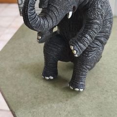 Nemesis Now EXA80004 Guzzlers Elephant Wine Bottle Holder 21cm Grey