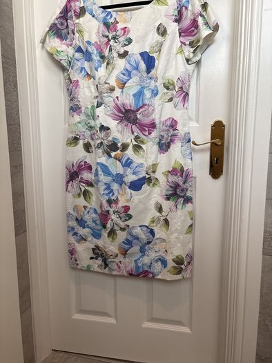 Libra Dress Size 14