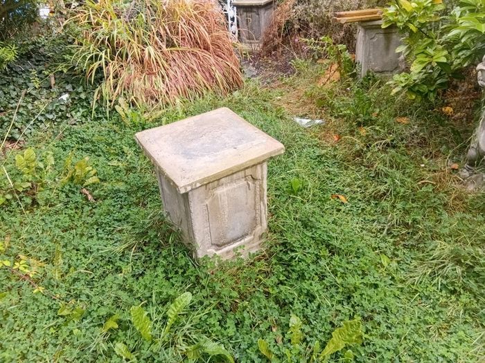 garden statues