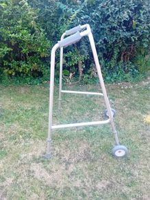 zimmer frame