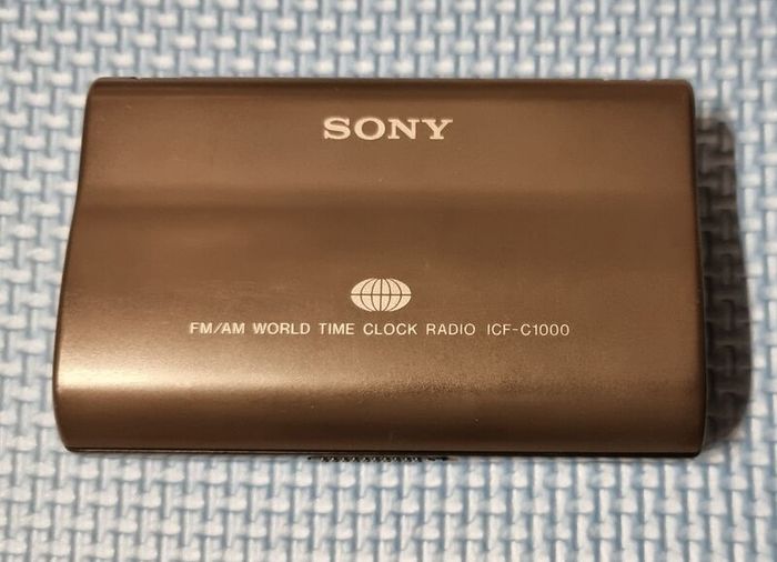 Radio Sony ICF-C1000 - Sony Corporation; Tokyo, 1994, perfect working condition.