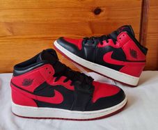 2020 nike air jordan 1 mid  banned Size 6 eu 39 red/black leather in excellent condition