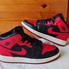 2020 nike air jordan 1 mid  banned Size 6 eu 39 red/black leather in excellent condition