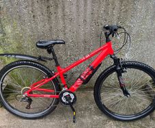 Red apollo phaze mountain bike