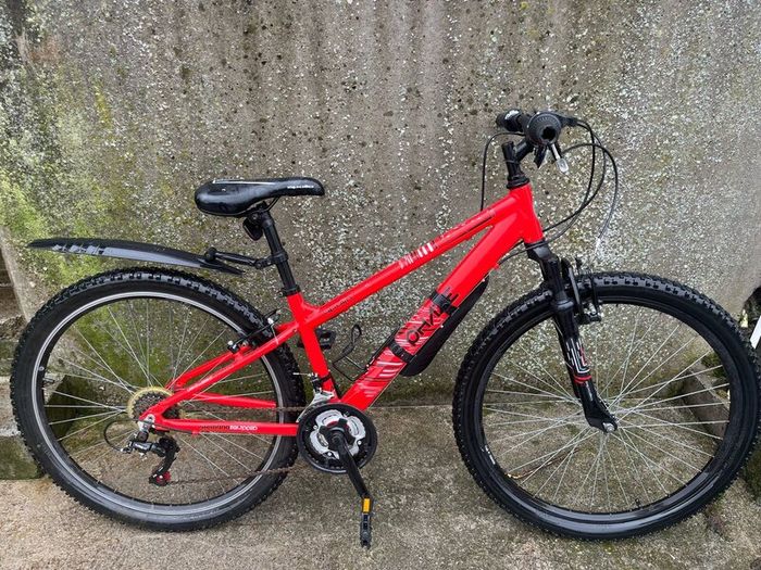 Red apollo phaze mountain bike